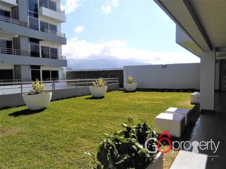 Se vende Condominio en Torre en San José